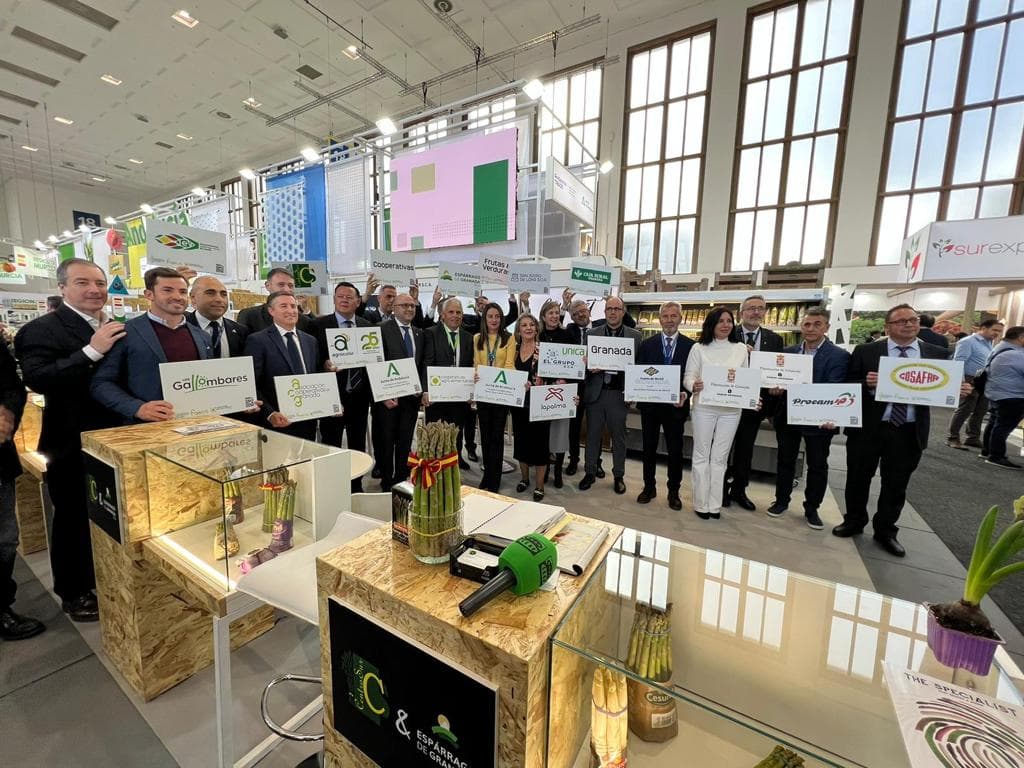 El Puerto de Motril exhibe su potencial logístico en la Fruit Logística de Berlín