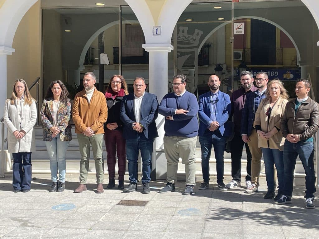 Almuñécar guarda un minuto de silencio en memoria de los fallecidos el 11M de 2004
