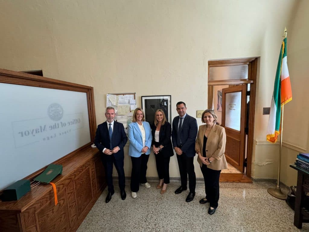 La alianza entre el Puerto y los Ayuntamientos de Granada y Motril se presenta esta semana en la mayor feria de cruceros del mundo