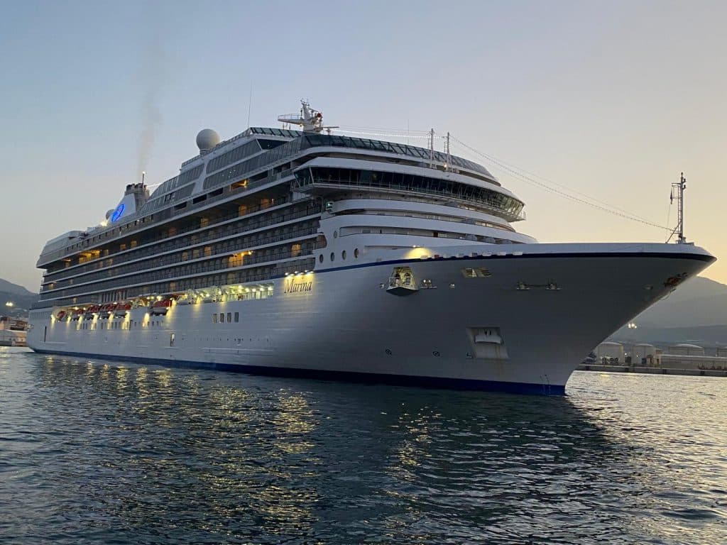 Llega al Puerto de Motril el tercer crucero de la temporada que conjuga la capacidad y exclusividad