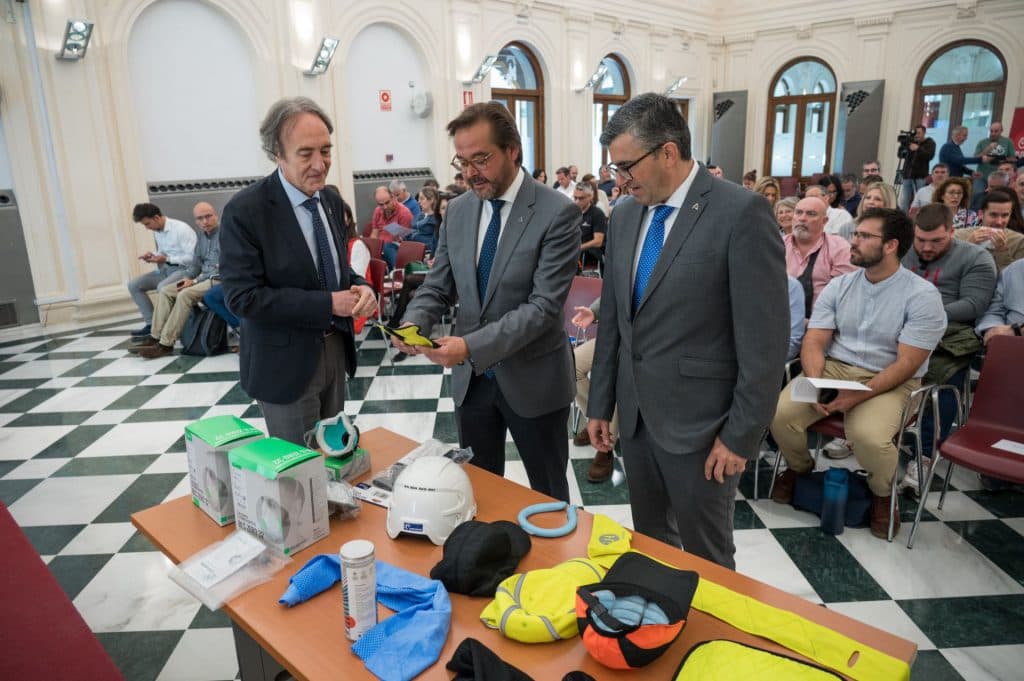 La Junta forma a un centenar de trabajadores en la prevención de riesgos laborales ante el calor
