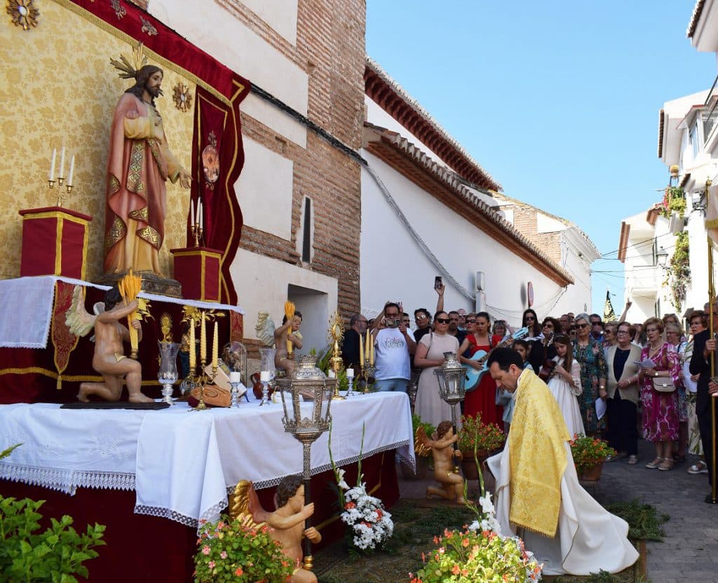 SALOBREÑA REMEMORA CON SENTIMIENTO Y FE EL DIA DEL CORPUS CHRISTI