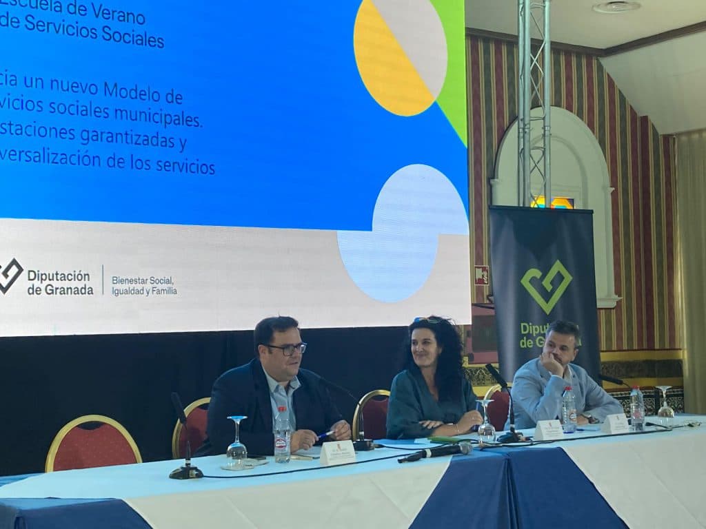 Rafael Caballero clausura la Escuela de Verano de Servicios Sociales de la Diputación de Granada