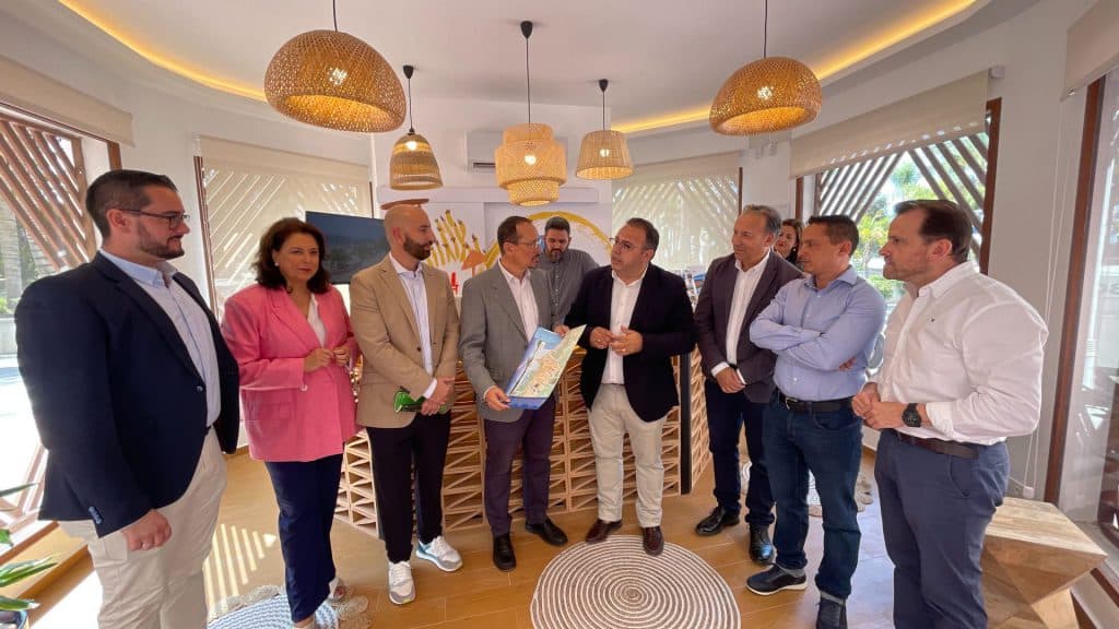 Inaugurada la oficina de Turismo del sexitano paseo del Altillo tras su rehabilitación