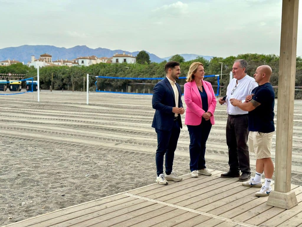 Las nuevas pistas deportivas de Playa Granada «serán una realidad muy pronto»