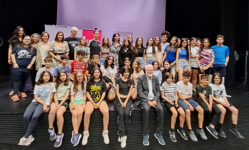 La Junta y el Festival de Música y Danza facilitan un encuentro entre alumnado granadino y la bailarina Lucía Lacarra