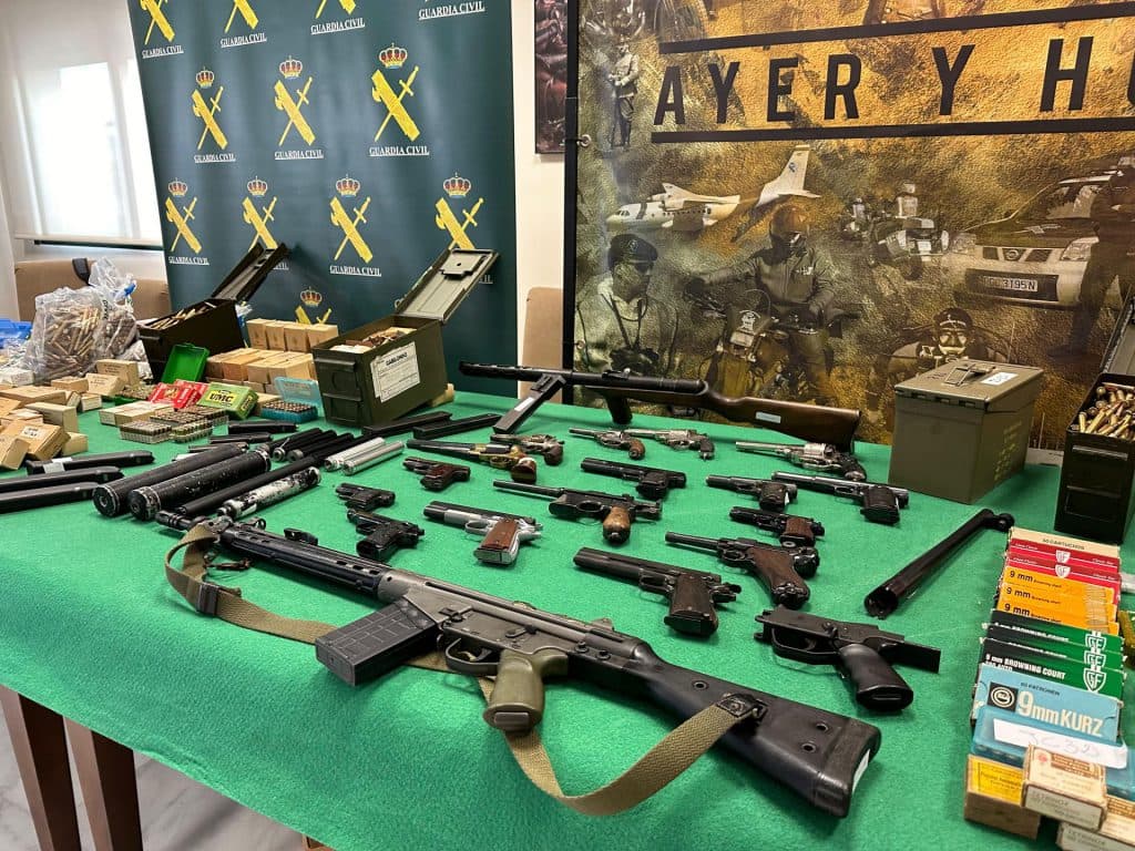 Desarticulada en Granada y Jaén una trama dedicada a la fabricación ilegal y tráfico de armas y municiones
