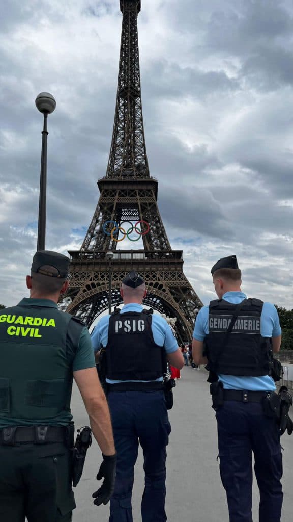 Desplegados en Francia los agentes de la Guardia Civil que van a colaborar con las autoridades francesas en la seguridad de los Juegos Olímpicos