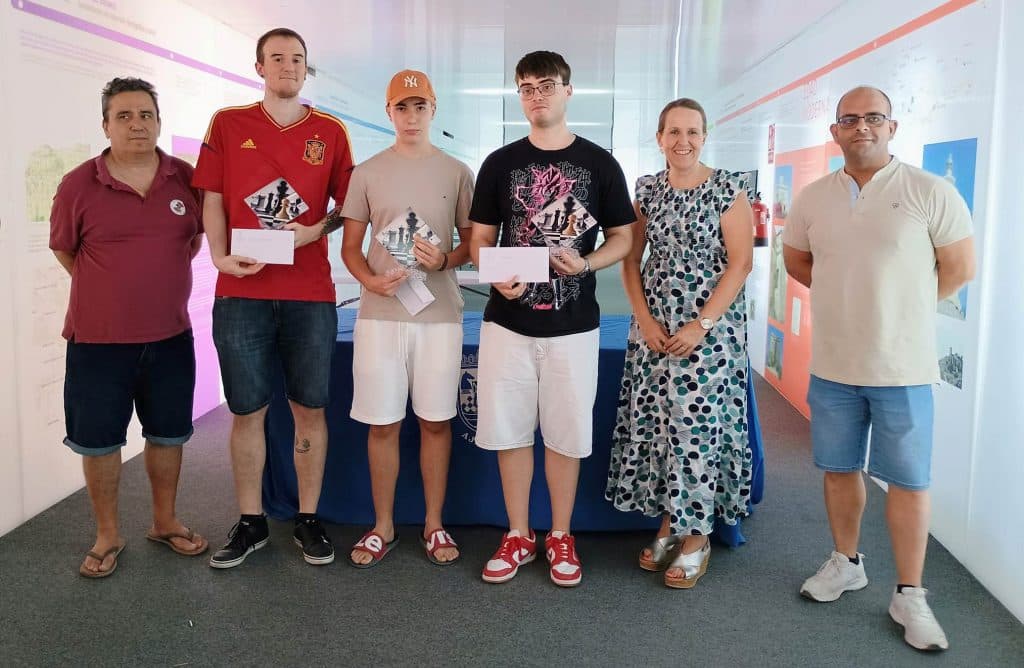 El Maestro FIDE granadino Ángel Serrano Almendros brillante ganador del «VII Torneo de Ajedrez Castell de Ferro 2024»