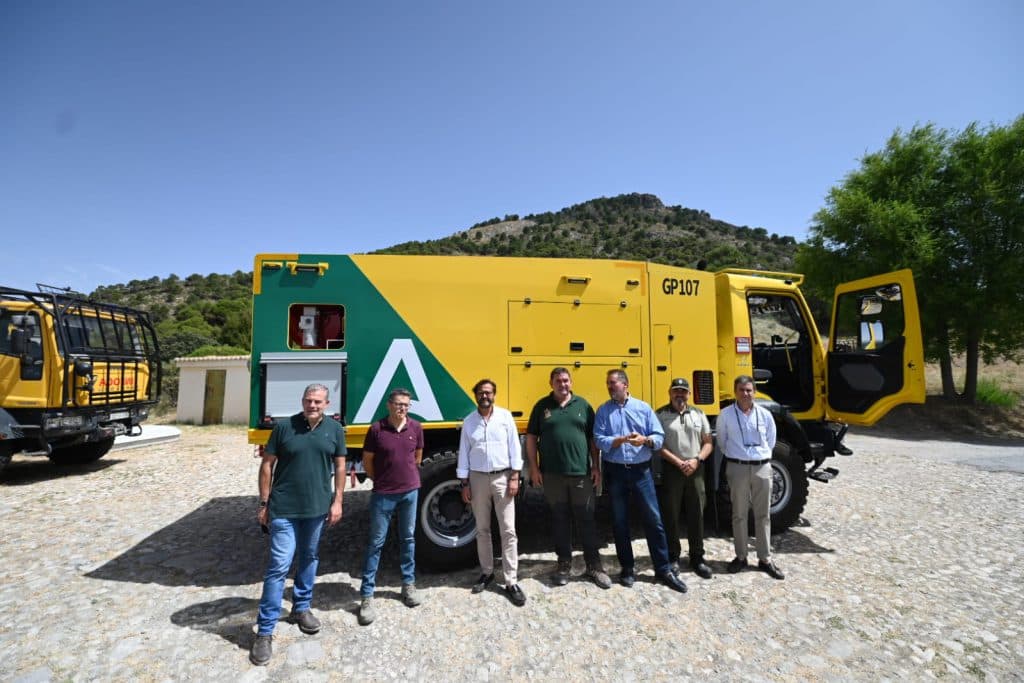 La Junta incorpora un nuevo camión autobomba al operativo INFOCA en la provincia de Granada