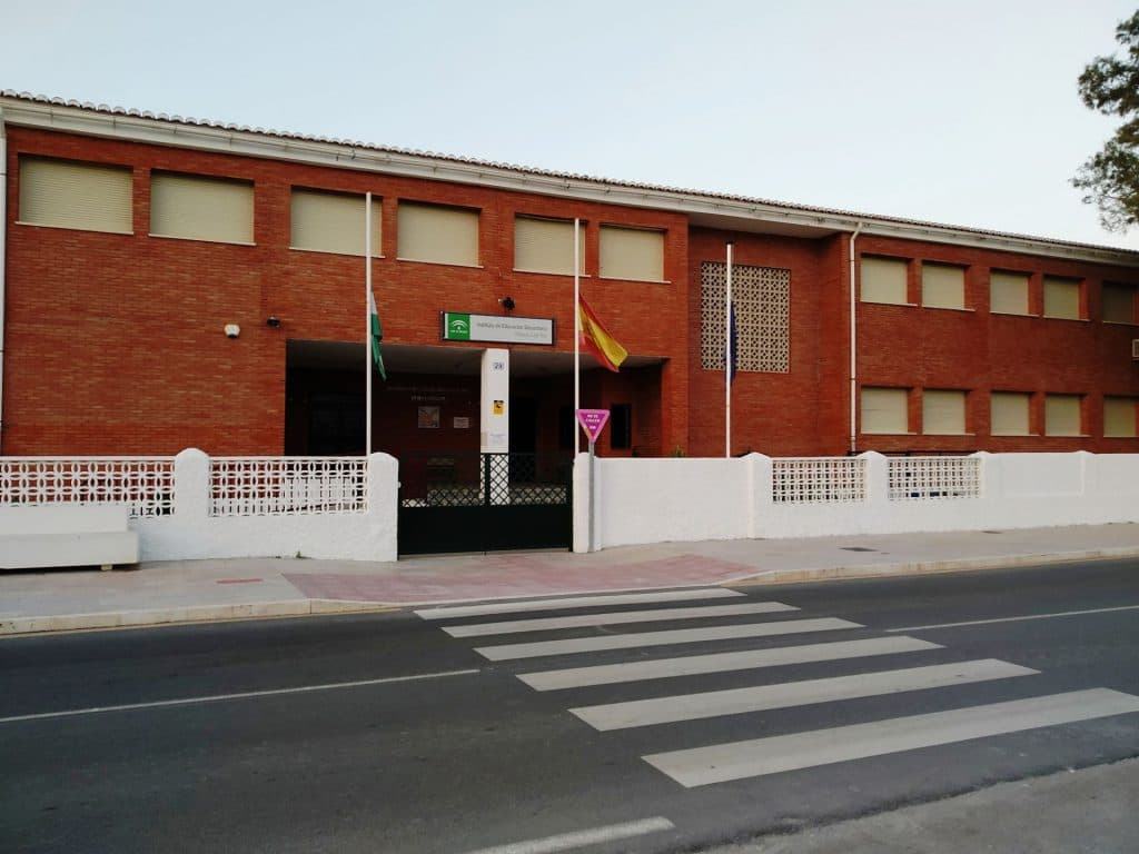 Solución a la problemática del Instituto de La Herradura tras más de un año de parálisis en las obras