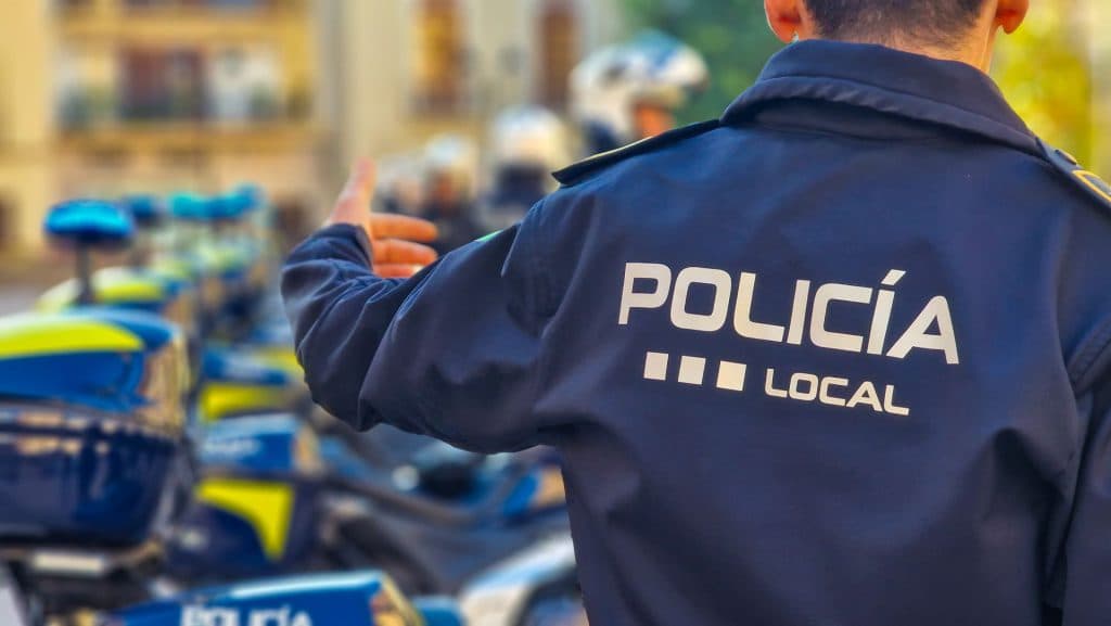La actuación de la Policía Local de Motril culmina con la detención de dos hombres por robos en el centro de la ciudad