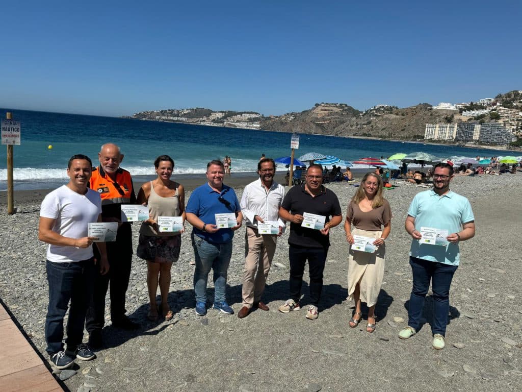 Vigilancia, precaución y respeto al agua, claves de la campaña “Cero ahogados” que llega a las playas granadinas