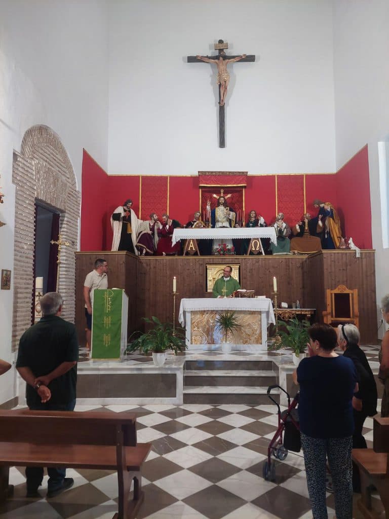 EMOTIVA DESPEDIDA AL PARROCO DE SAN ANTONIO Y NUESTRA SEÑORA DE LA CABEZA