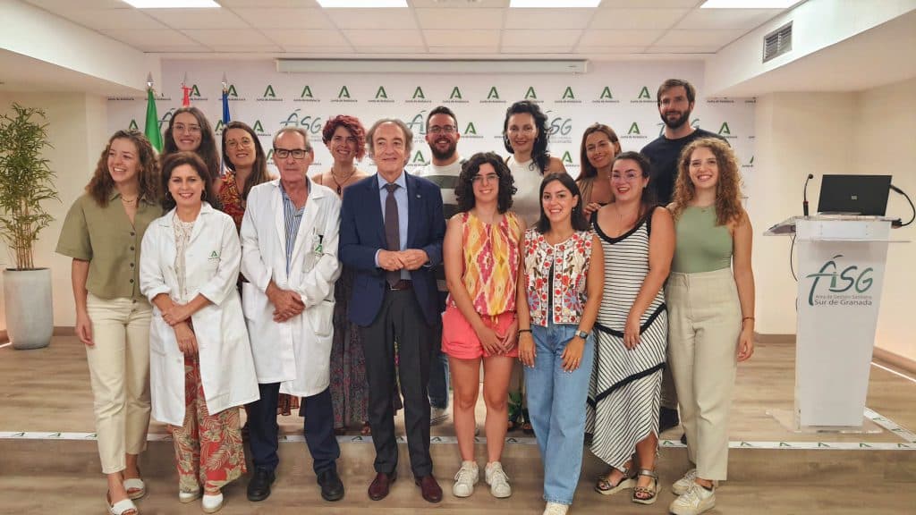 El Área de Gestión Sanitaria Sur de Granada celebra un acto de despedida para reconocer el trabajo de 13 especialistas internos residentes