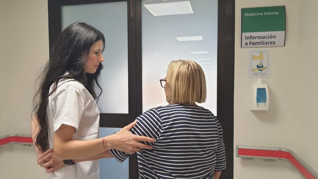 El Hospital de Motril mejora la atención a familiares de pacientes oncológicos o crónicos a través de talleres sobre inteligencia emocional