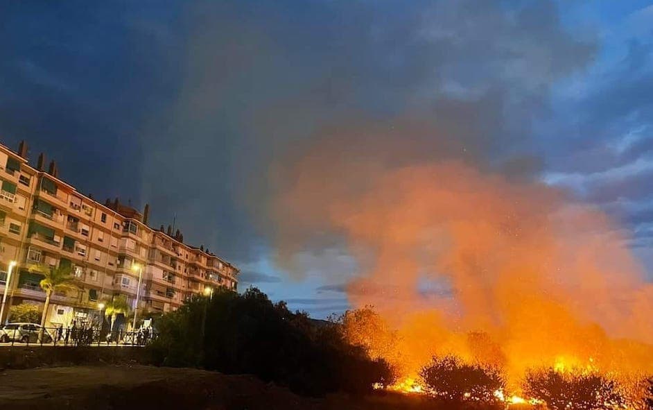 El PSOE de Motril exige «una solución urgente a la falta de agentes de Policía Local» después del incendio del pasado sábado junto al parque