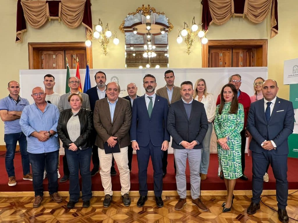 La Junta exige a la Comisión Europea que prorrogue el acuerdo de pesca de arrastre en el Mediterráneo y no rebaje días de faena
