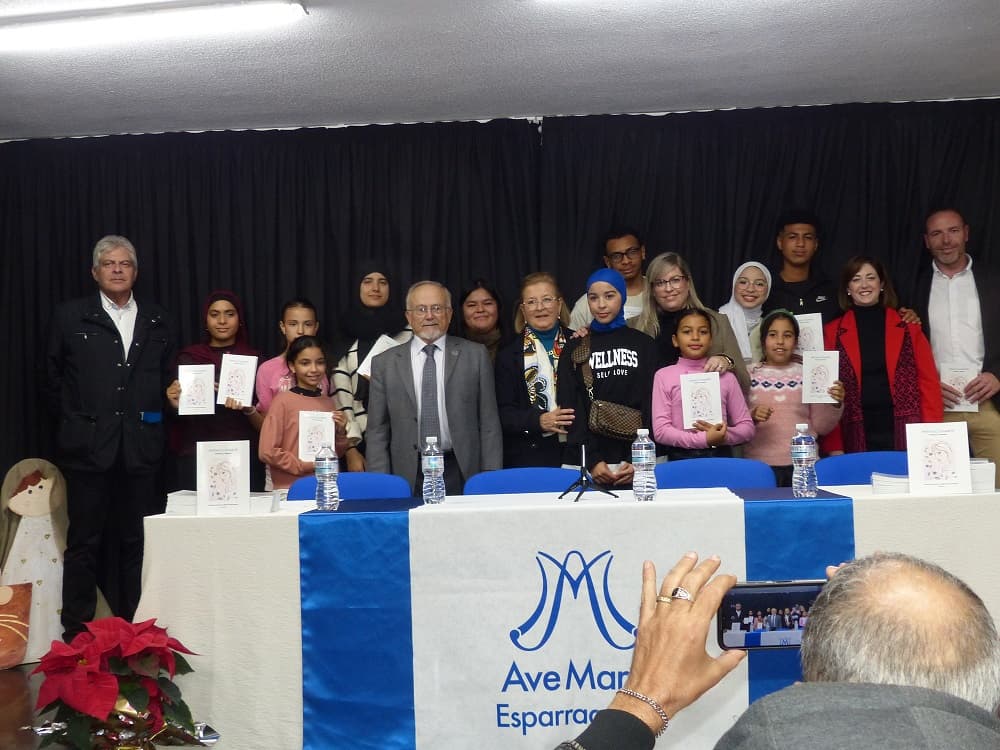 EL COLEGIO “AVE MARIA ESPARRAGUERA” PRESENTA EL LIBRO “POEMOCIONARTE. POEMARIO Y DIBUJOS”