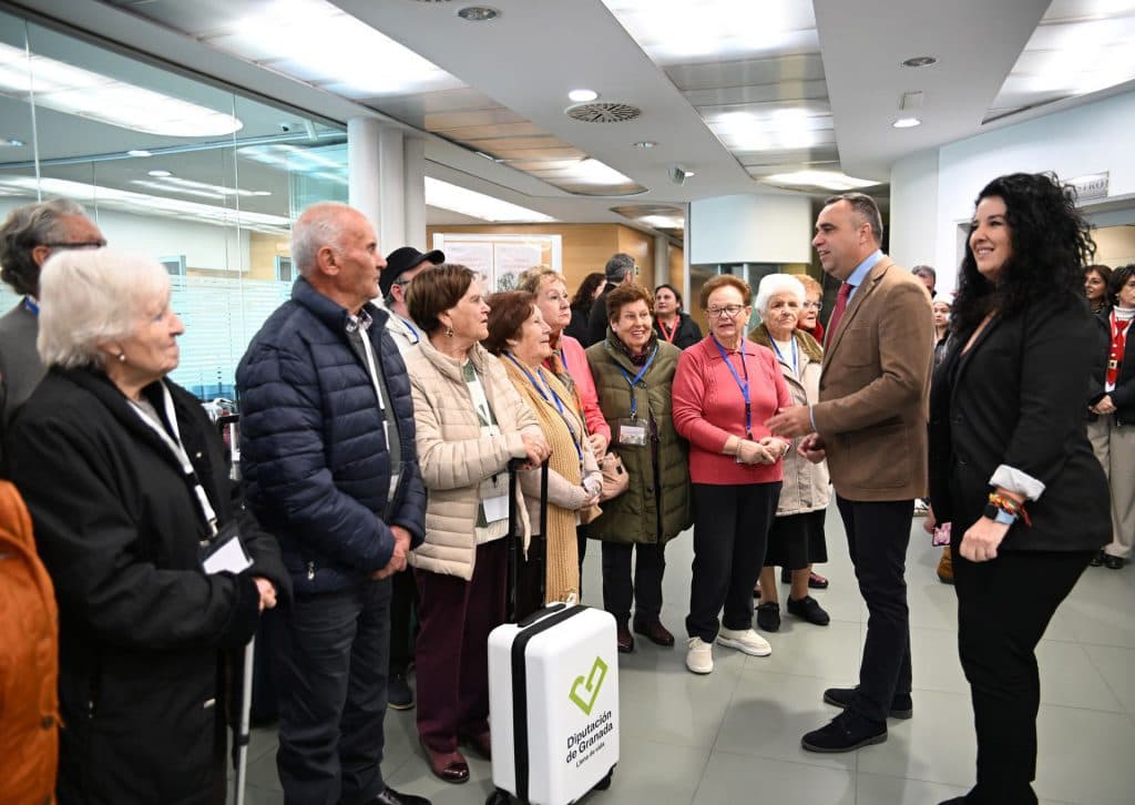 Casi un centenar de mayores de la provincia disfrutarán de una Navidad en compañía