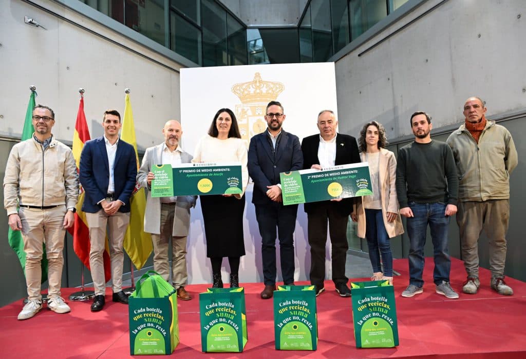 Diputación y Ecovidrio premian a Atarfe y Huétor Vega por su compromiso con el reciclaje