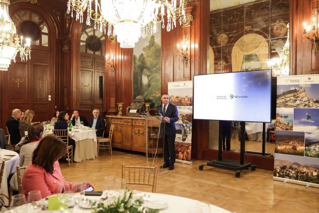 “Todos los caminos llevan a Granada”: Diputación conectará a través de grandes senderos los tesoros patrimoniales, paisajísticos y gastronómicos de la provincia con la ciudad de Granada