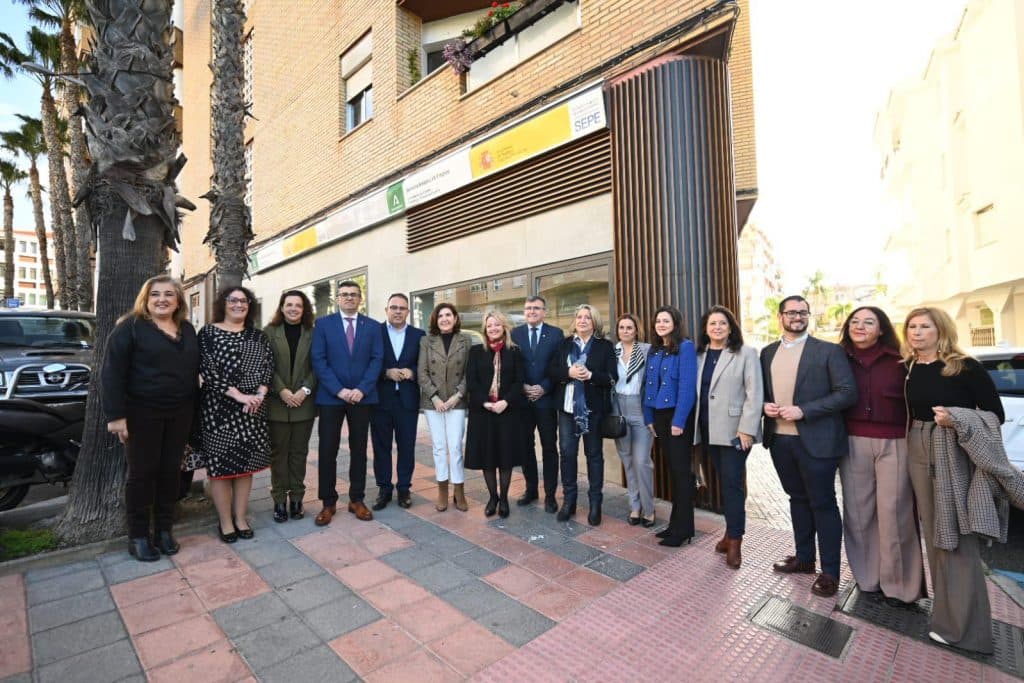 Empleo invertirá más de 3,3 millones en 2 años en mejorar la red de oficinas del SAE en Granada
