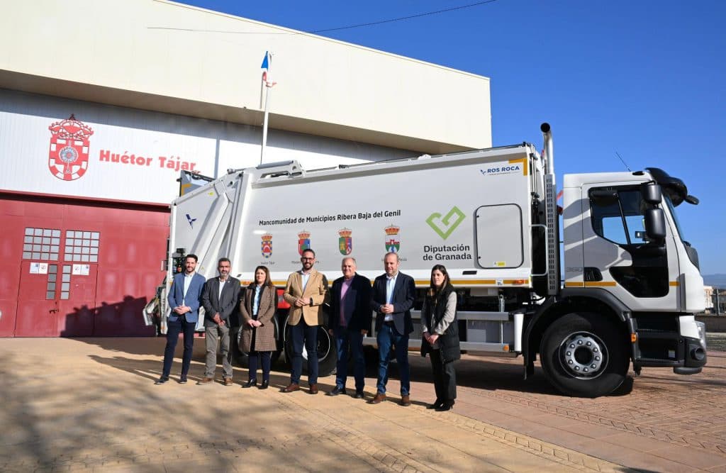 Diputación financia con 254.100 euros la adquisición de dos vehículos para la recogida de residuos en la Mancomunidad de Municipios Ribera Baja del Genil