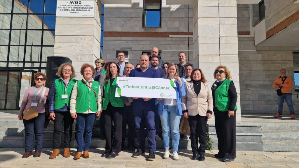 El Ayuntamiento de Salobreña celebra el Día Mundial del Cáncer 2025 con la lectura de un manifiesto