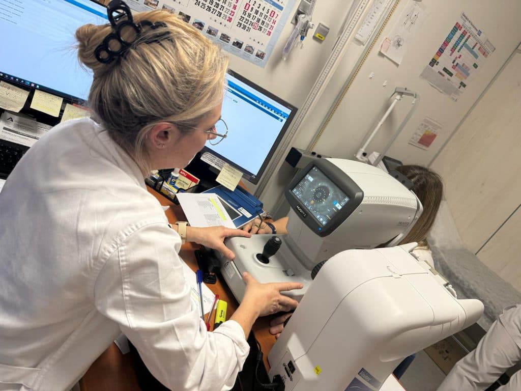 El Hospital Santa Ana de Motril inicia una campaña para la detección precoz del glaucoma entre los profesionales del área Sur de Granada