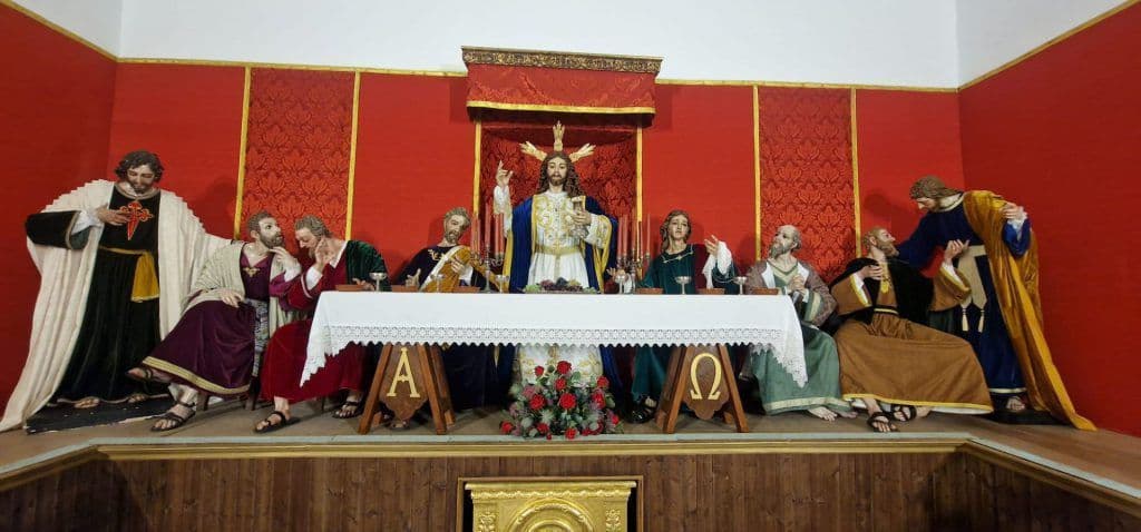 La Hermandad Sacramenta de la Santa Cena de Motril presenta hoy sábado su cartel oficial de la salida procesional de este año