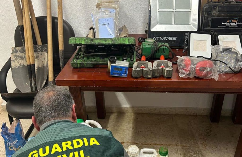 Detienen a dos individuos por robar en cortijos de la Costa Tropical en 26 ocasiones