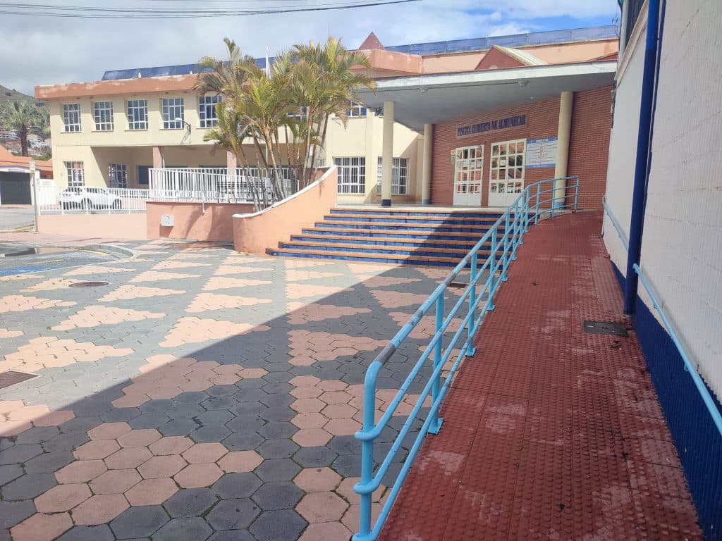 IU Almuñécar pide más transparencia y celeridad respecto al cierre de la piscina y el gimnasio municipal