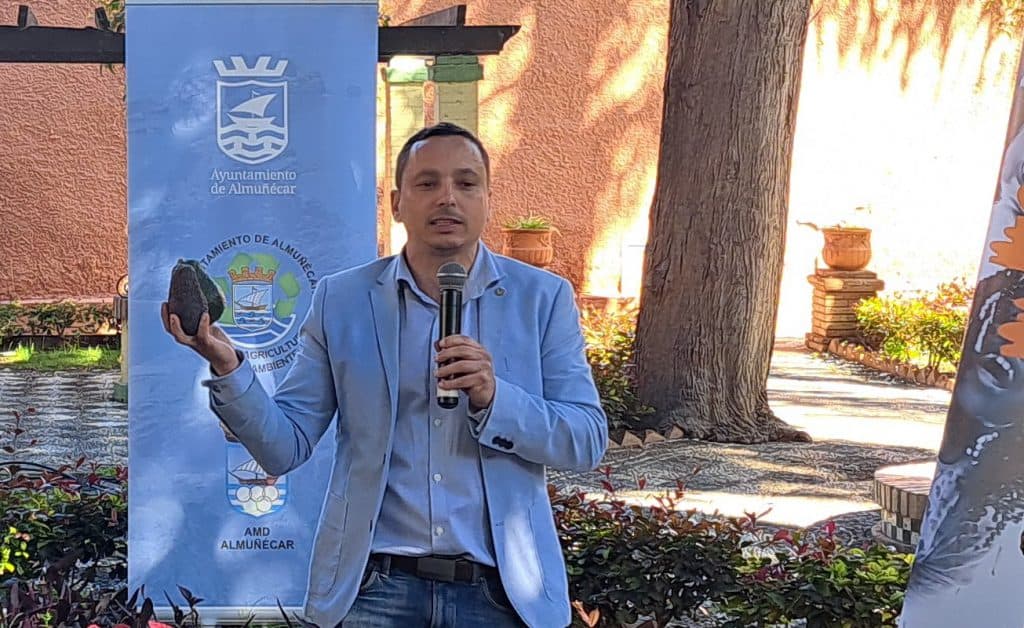 Una charla formará a los agricultores de Almuñécar en la mejora del amarre del aguacate