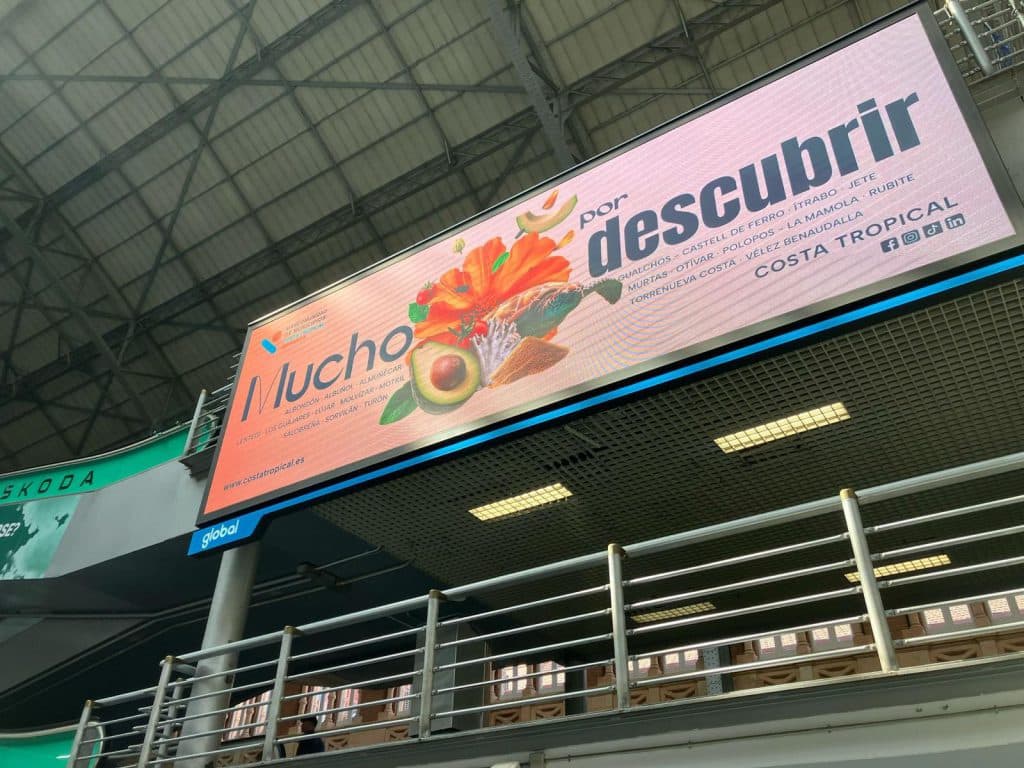 La Mancomunidad de la Costa Tropical activa una campaña de promoción turística en la madrileña estación de Atocha