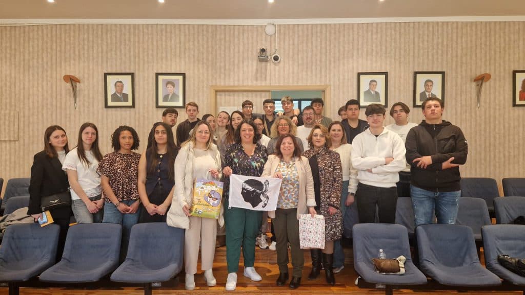 Alumnos franceses realizan visitan Salobreña dentro del programa Erasmus coordinado por el IES Nazarí