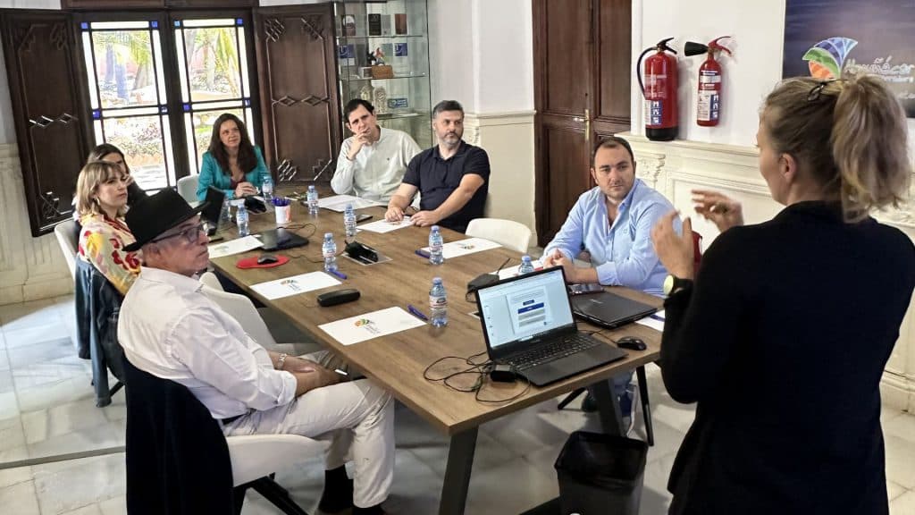 Empresarios de Almuñécar y La Herradura actualizan sus conocimientos para adaptarse al SICTED