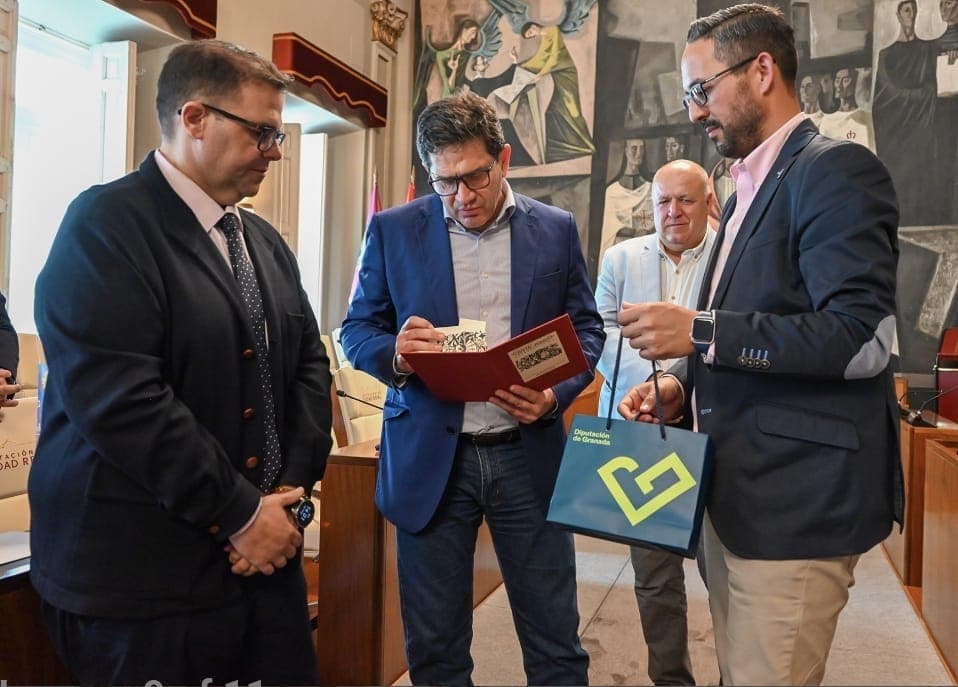 Rafael Caballero visita la empresa que gestiona el ciclo integral del agua en más de 40 municipios de Ciudad Real