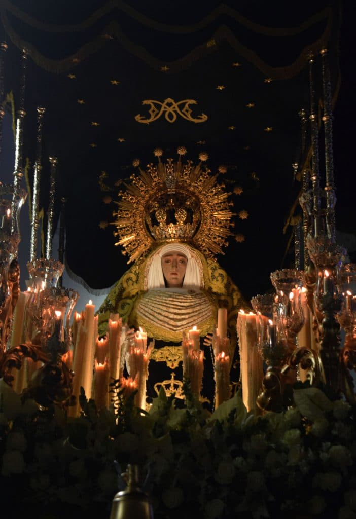 ECOS DE LA SEMANA SANTA EN LA VILLA: SALOBREÑA REMEMORA EL ENTIERRO DE CRISTO CON UN SOLEMNE SACRO CORTEJO