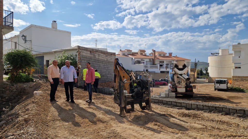 La extensión de la calle Jazmín de Lobres permitirá la conexión entre el barrio Negro y el Espinar