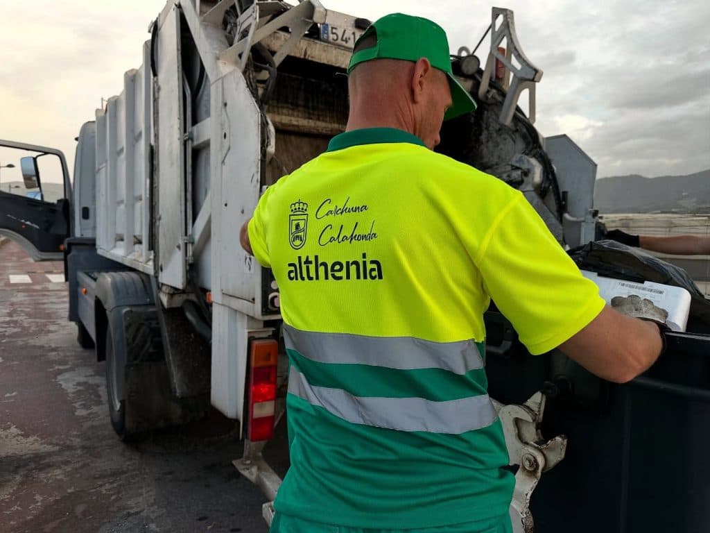 Comienza una nueva etapa en la limpieza de Carchuna – Calahonda