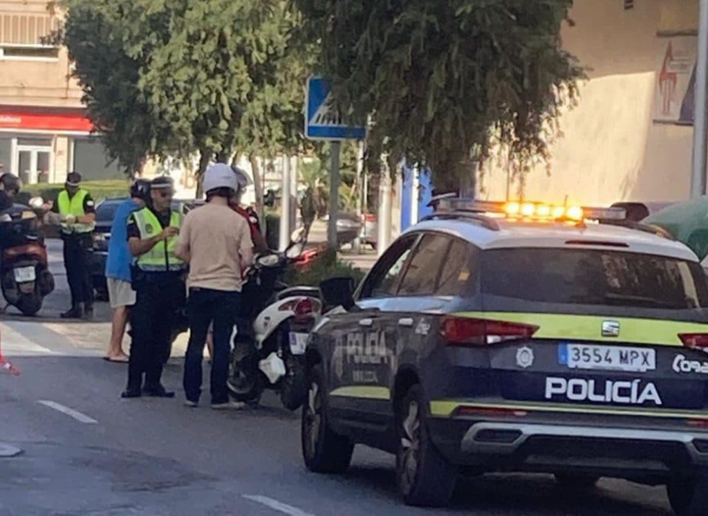 La Policía Local de Motril inicia una campaña de control de ciclomotores por ruidos y molestias
