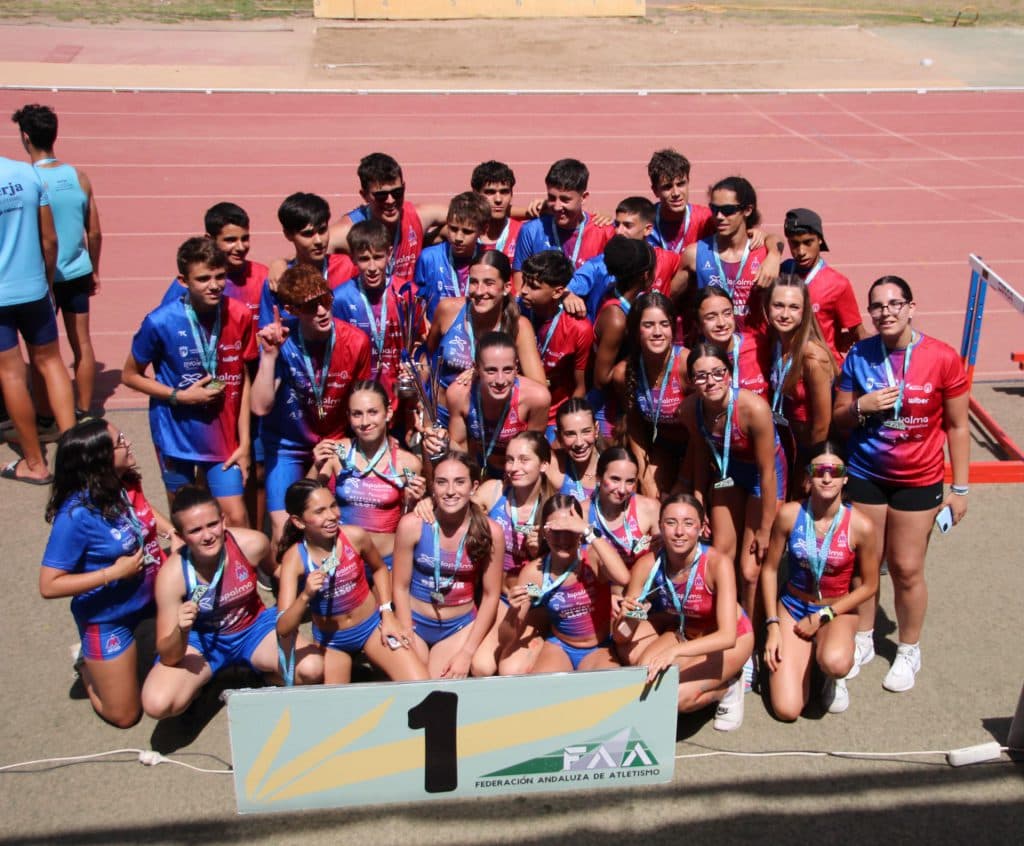 El Club Atletismo DELSUR – Cooperativa La Palma arrasa en el andaluz Sub16 por clubes y relevos 4×300