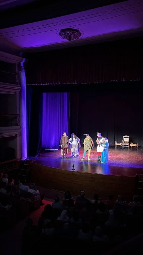 ¡ARRIBA EL TELÓN!, TRIUNFA EN EL TEATRO CALDERÓN DE LA BARCA DE LA MANO DEL COLEGIO DE ABOGADOS DE GRANADA