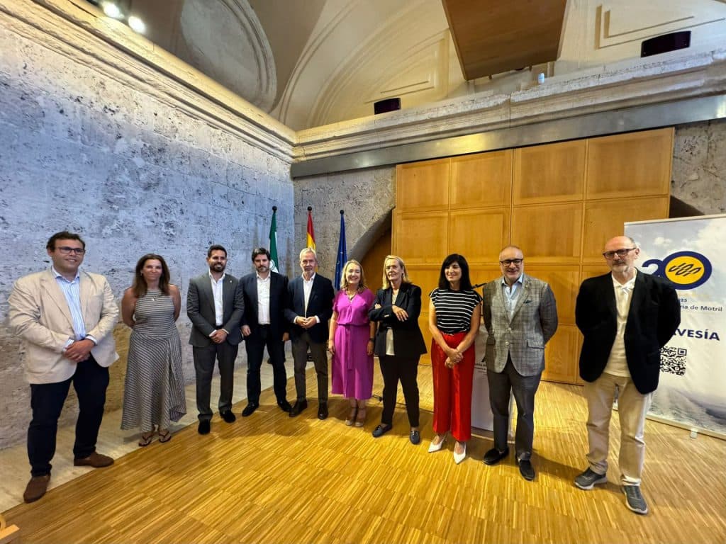 Puerto de Motril, Ayuntamiento de Motril y Editorial Puerta Granada convocan el Premio Internacional de Poesía “Motril, Puerto de la Alhambra”