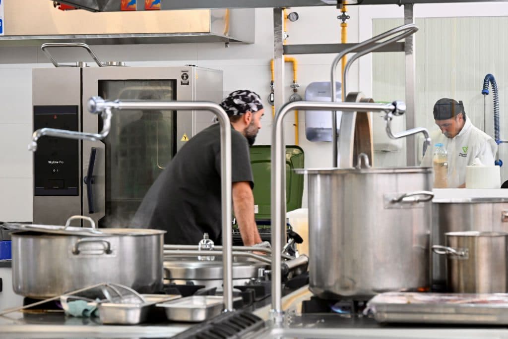 La nueva cocina de los Centros Sociales de Diputación ha contado con más de 416.000 euros de inversión