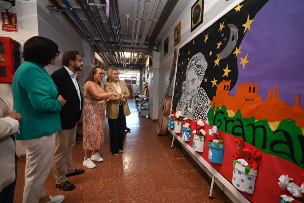 Más de 106.500 estudiantes de Secundaria, Bachillerato, FP y Adultos comienzan las clases en Granada