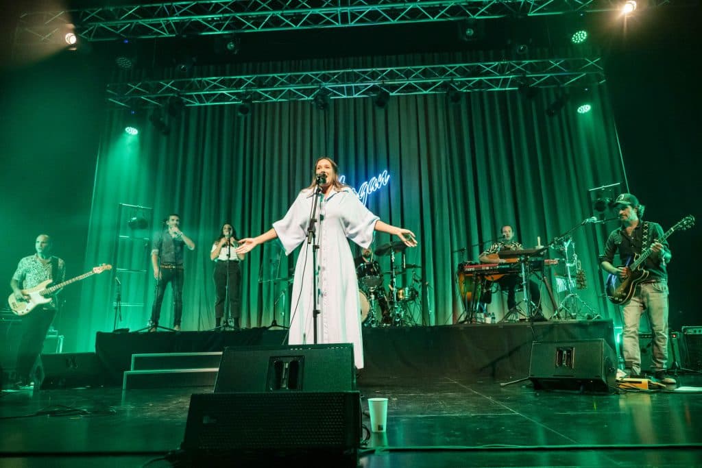 Naturalidad y cercanía: el impecable concierto de Morgan en el ciclo 1001 Músicas – CaixaBank