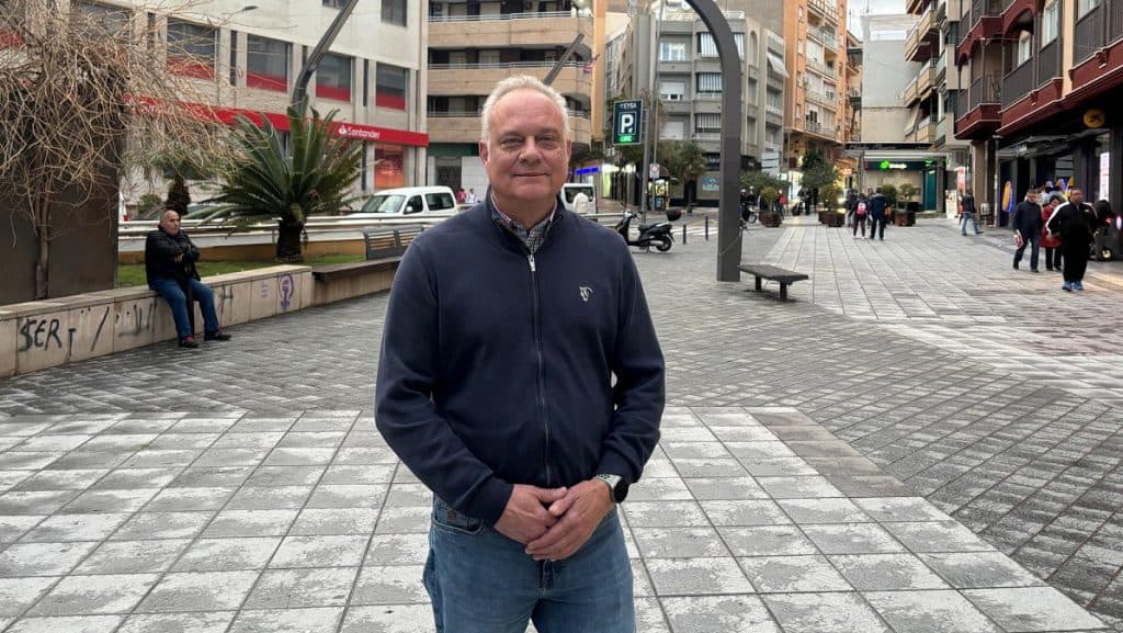 VOX denuncia que la Junta incumple con la normativa para facilitar el acceso de personas con discapacidad al Centro Rodríguez Pintor de Motril