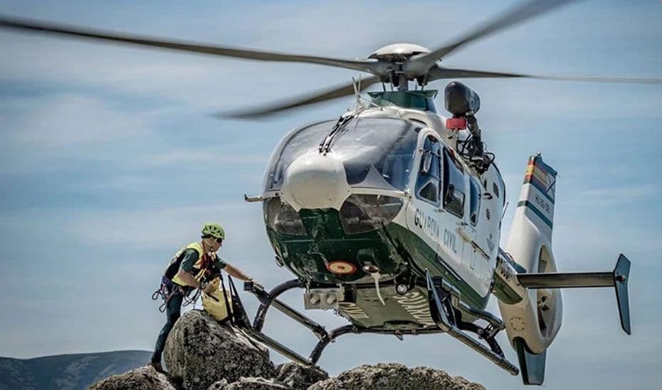 Rescatado un senderista herido en un monte de Trevélez